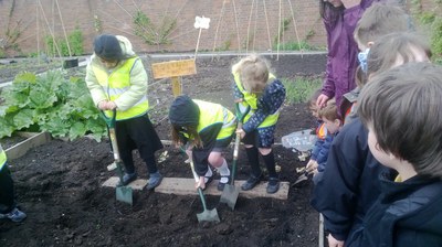 P2a visit Maxwell Garden